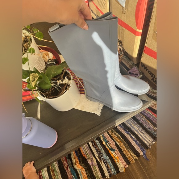 Stuart Weitzman rain boots - Picture 2 of 4